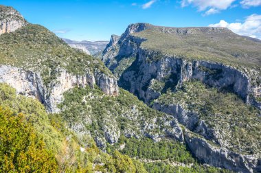 Gorge du Verdon Provence, Fransa kayalıklarla görüntüleyin