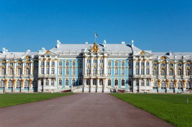 Catherine Sarayı, Rusya 'nın SaintPetersburg eyaletinin Tsarskoye Selo (Puşkin) kasabasında yer alan bir Rococo sarayıdır.