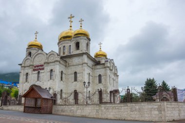 Bulutlu gün, Rusya Katedral Mesih'in Pyatigorsk (Spassky Katedrali) kurtarıcı. Rus İsa'nın bir yazıt ortaya çıktı!