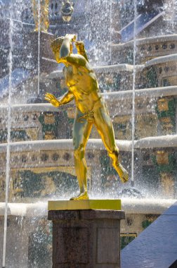 Saint-Petersburg, Rusya-11 Temmuz 2016: Çeşmeler Grand Cascade, Saint-Petersburg, Rusya Federasyonu. Unesco Dünya Mirası Peterhof Parkı topluluğu ait