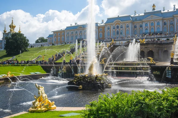 Saint Petersburg Rússia Julho 2016 Fonte Sansão Grande Cascata Peterhof — Fotografia de Stock