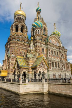 Kan Dökülen Kurtarıcı Kilisesi, Rusya 'nın Saint Petersburg şehrinin en önemli manzaralarından biridir.