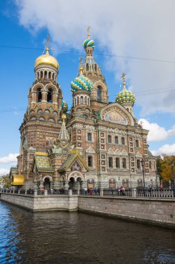 Kan Dökülen Kurtarıcı Kilisesi, Rusya 'nın Saint Petersburg şehrinin en önemli manzaralarından biridir.