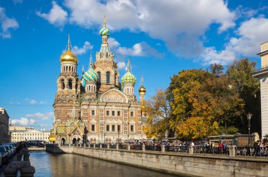 Kan Dökülen Kurtarıcı Kilisesi, Rusya 'nın Saint Petersburg şehrinin en önemli manzaralarından biridir.