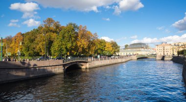 Görünüm Moika nehir içinde tarihi merkezi Saint-Petersburg, Rusya Federasyonu set of