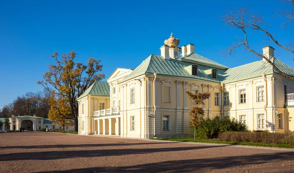 Het Paleis Grand Mensjikov Oranienbaum Sint Petersburg Rusland — Stockfoto