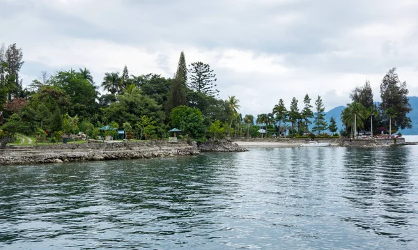 Uitzicht Het Eiland Samosir Lake Toba Gelegen Het Midden Van — Stockfoto