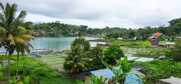 Vista Ilha Samosir Lago Toba Localizado Meio Parte Norte Ilha — Fotografia de Stock