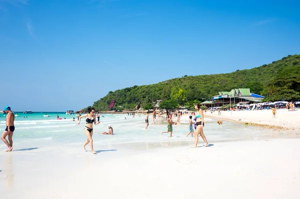 Pattaya Thailand Februar 2017 Touristen Entspannen Sich Strand Der Insel — Stockfoto