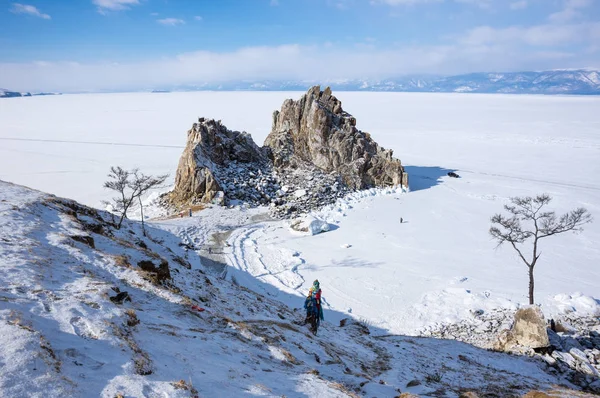 Cabo Burkhan (Shaman Rock) en la isla Olkhon en el lago Baikal — Foto de Stock