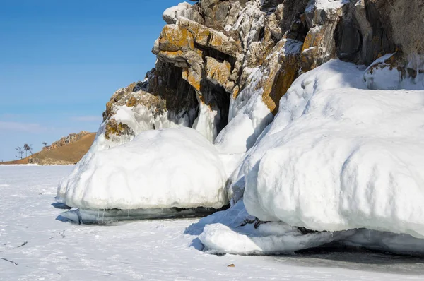 贝加尔湖的冰 最深和最大的淡水湖泊的数量在世界上 位于南西伯利亚 俄罗斯 — 图库照片