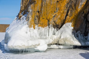 Kışın Deniz Baykal, en derin ve en büyük tatlı su Gölü yanında Güney Sibirya, Rusya'da bulunan güç dünyanın görünümü
