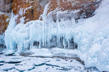 Kışın Deniz Baykal, en derin ve en büyük tatlı su Gölü yanında Güney Sibirya, Rusya'da bulunan güç dünyanın görünümü