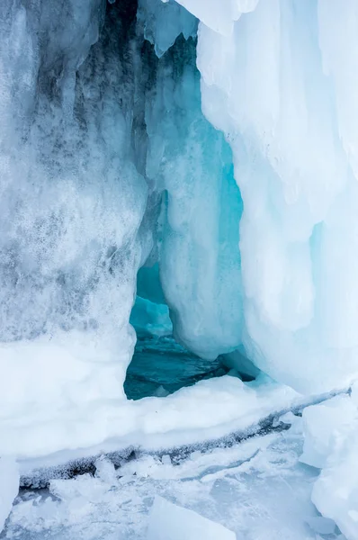 Ijs Grot Het Eiland Olkhon Baikal Lake Siberië Rusland — Stockfoto