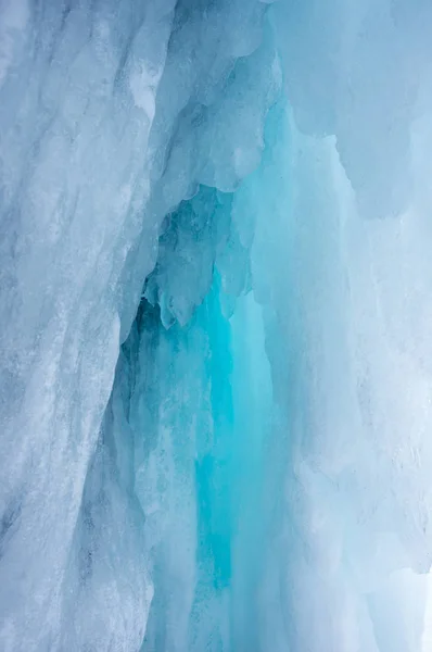 バイカル湖 オルホン島 シベリア ロシアのつららの眺め — ストック写真