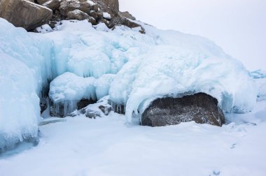 Kışın Deniz Baykal, en derin ve en büyük tatlı su Gölü yanında Güney Sibirya, Rusya'da bulunan güç dünyanın görünümü