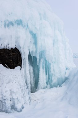 Kışın Deniz Baykal, en derin ve en büyük tatlı su Gölü yanında Güney Sibirya, Rusya'da bulunan güç dünyanın görünümü