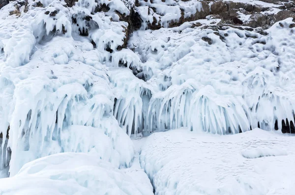 俄罗斯西伯利亚奥尔康岛贝加尔湖冰柱景观 — 图库照片