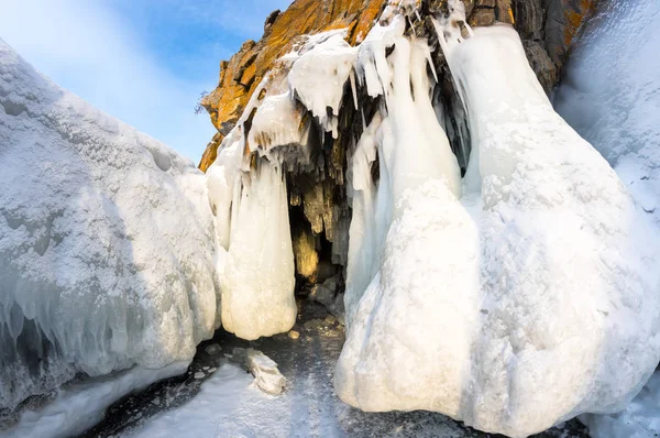 Jégbarlang Olkhon Island Oroszországban Szibériai Bajkál — Stock Fotó