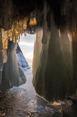 Buz Mağarası Olkhon Adası Baykal Gölü, Sibirya, Rusya Federasyonu