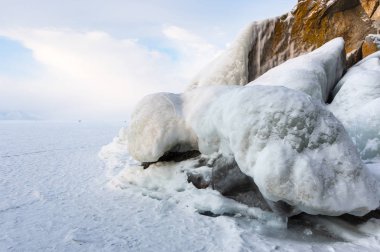 Kışın Deniz Baykal, en derin ve en büyük tatlı su Gölü yanında Güney Sibirya, Rusya'da bulunan güç dünyanın görünümü