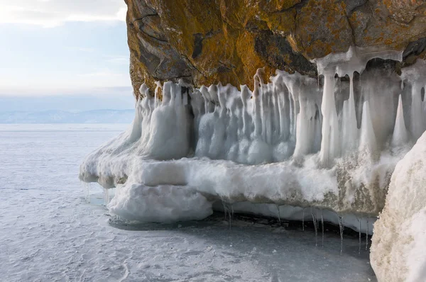 Widok Jezioro Bajkał Zimie Największe Najgłębsze Jezioro Słodkowodne Objętości Świecie — Zdjęcie stockowe