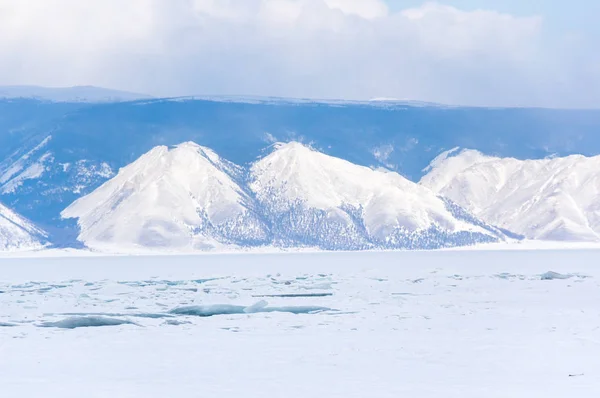 Blick Auf Den Baikalsee Winter Den Tiefsten Und Größten Süßwassersee — Stockfoto