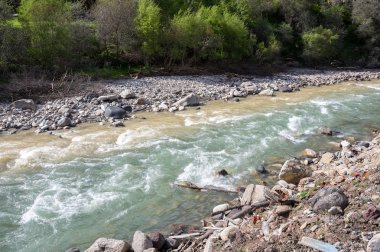 Kabardey-çatışmalar işgalciler, Rusya'nın Kafkasya dağlarında Baksan Nehri'nin görünümü