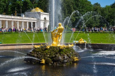 Saint-Petersburg, Rusya-11 Temmuz 2016: Samson Çeşmesi Grand Cascade, Peterhof, Saint-Petersburg, Rusya Federasyonu