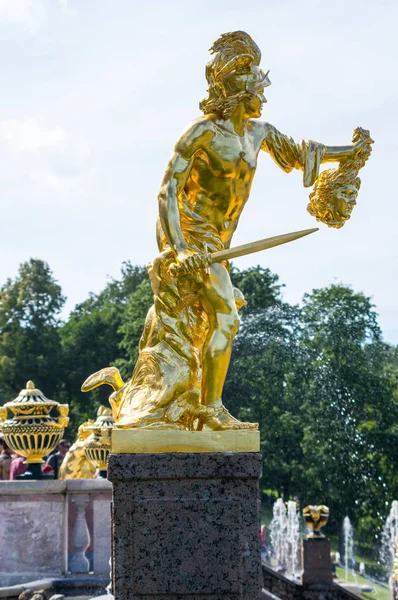 Saint Petersburg Rusya Temmuz 2016 Heykel Perseus Peterhof Saint Petersburg — Stok fotoğraf