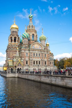 Kan Dökülen Kurtarıcı Kilisesi, Rusya 'nın Saint Petersburg şehrinin en önemli manzaralarından biridir.