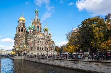 Kan Dökülen Kurtarıcı Kilisesi, Rusya 'nın Saint Petersburg şehrinin en önemli manzaralarından biridir.