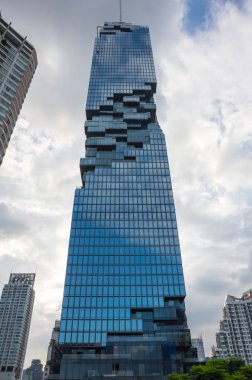 Bangkok, Tayland - 26 Ocak 2017: Görünüm (Tayland yüksek binası) Mahanakhon, Bangkok, Tayland Silom/Sathon merkezi iş bölgesine bir karma kullanımlı gökdelen