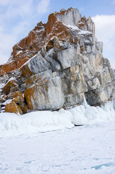 ロシア シベリア バイカル湖のオルホン島のブルカン岬 シャーマン岩 — ストック写真