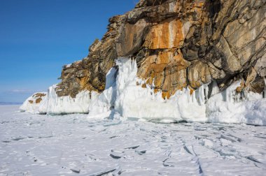 Kışın Deniz Baykal, en derin ve en büyük tatlı su Gölü yanında Güney Sibirya, Rusya'da bulunan güç dünyanın görünümü