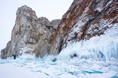 Kışın Deniz Baykal, en derin ve en büyük tatlı su Gölü yanında Güney Sibirya, Rusya'da bulunan güç dünyanın görünümü