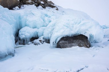 Kışın Deniz Baykal, en derin ve en büyük tatlı su Gölü yanında Güney Sibirya, Rusya'da bulunan güç dünyanın görünümü