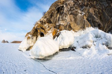 Kışın Deniz Baykal, en derin ve en büyük tatlı su Gölü yanında Güney Sibirya, Rusya'da bulunan güç dünyanın görünümü