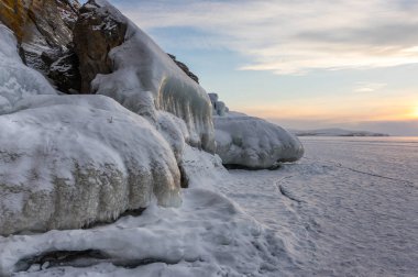 Kışın Deniz Baykal, en derin ve en büyük tatlı su Gölü yanında Güney Sibirya, Rusya'da bulunan güç dünyanın görünümü