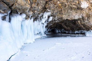Buz Mağarası Olkhon Adası Baykal Gölü, Sibirya, Rusya Federasyonu