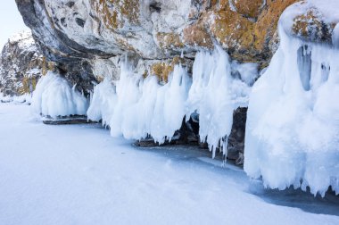 Kışın Deniz Baykal, en derin ve en büyük tatlı su Gölü yanında Güney Sibirya, Rusya'da bulunan güç dünyanın görünümü