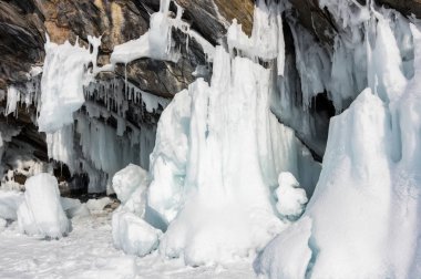 Kışın Deniz Baykal, en derin ve en büyük tatlı su Gölü yanında Güney Sibirya, Rusya'da bulunan güç dünyanın görünümü