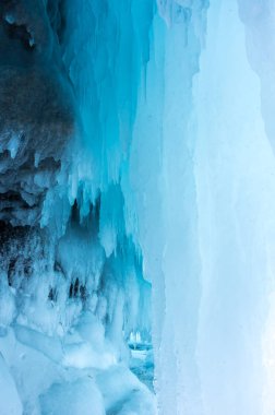Buz sarkıtları görünümünü üzerinde Deniz Baykal, Sibirya, Rusya Federasyonu