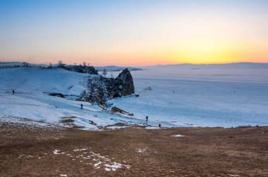 Kışın Deniz Baykal, en derin ve en büyük tatlı su Gölü yanında Güney Sibirya, Rusya'da bulunan güç dünyanın görünümü