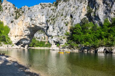 Pont d'Arc bir büyük doğal Ardèche Kanyon, Fransa köprüdür