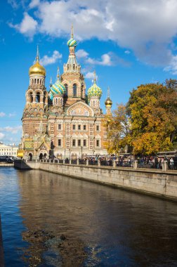 Kan Dökülen Kurtarıcı Kilisesi, Rusya 'nın Saint Petersburg şehrinin en önemli manzaralarından biridir.