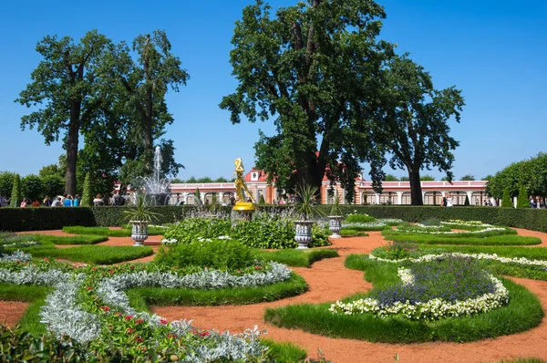 Saint Petersburg Russia July 2016 Monplaisir Palace Lower Garden Peterhof — Stock Photo, Image
