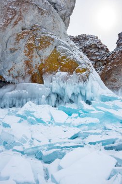 Kışın Deniz Baykal, en derin ve en büyük tatlı su Gölü yanında Güney Sibirya, Rusya'da bulunan güç dünyanın görünümü