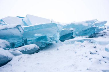 Deniz Baykal, Olkhon Adası, Sibirya, Rusya üzerinde buz tepecik görünümünü
