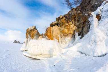 Kışın Deniz Baykal, en derin ve en büyük tatlı su Gölü yanında Güney Sibirya, Rusya'da bulunan güç dünyanın görünümü